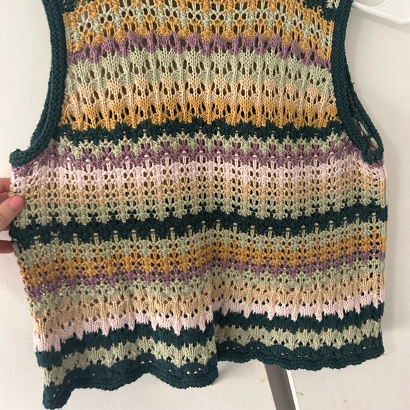 Beautiful textured knit tank - Picture 2 of 3